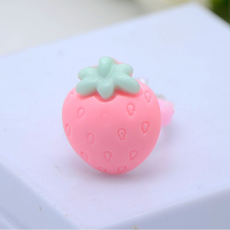 Nhẫn nhựa hoạt hình nhiều mẫu Clovershop68