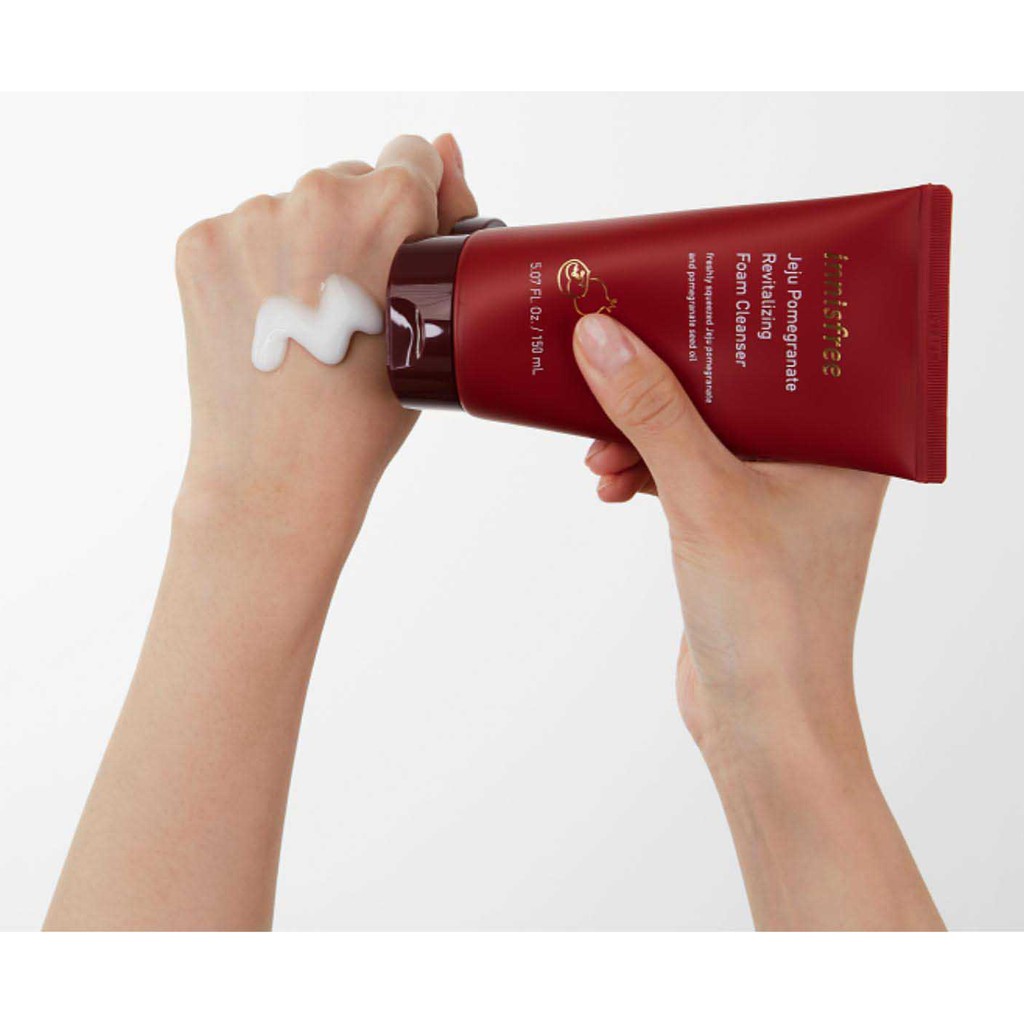 Sữa Rửa Mặt Lựu Innisfree Jeju Pomegranate Revitalizing Foam Cleans