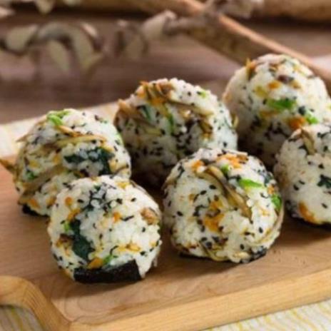 Rong Biển Ăn Liền Khô Em Bé Cười Trộn Cơm Rắc Cơm 50Gr
