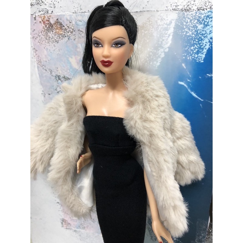 Áo khoác lông búp bê