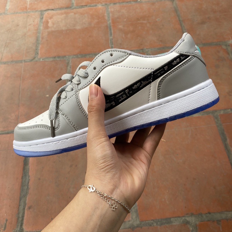 GIÀY NAM NỮ UNISEX KÈM PHỤ KIỆN HOT NHẤT 2020