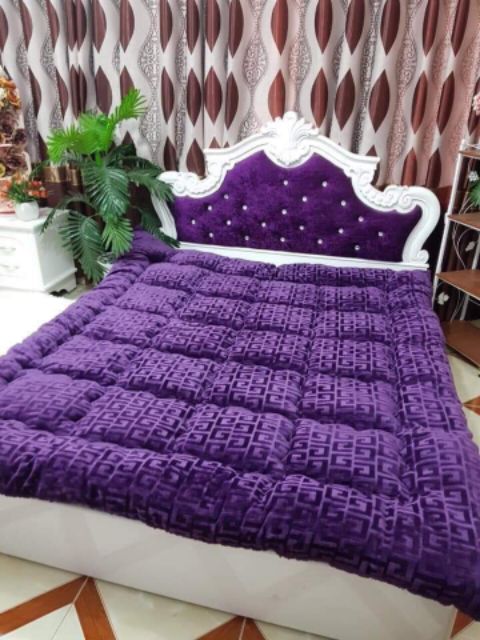 Chăn lông cừu chữ vạn in 3d nặng 3kg ( siêu ấm)