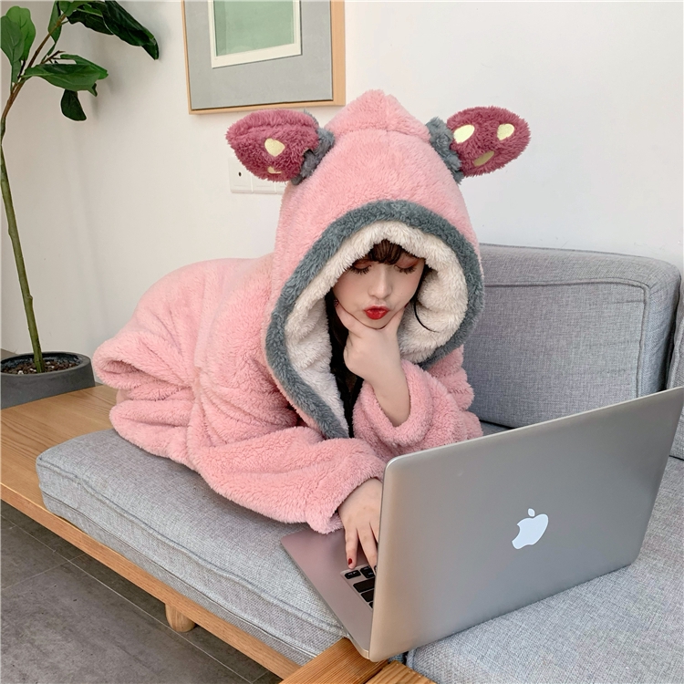 Áo Choàng Ngủ Có Mũ Trùm Đầu Hình Trái Dâu Dễ Thương Cho Nữ | BigBuy360 - bigbuy360.vn