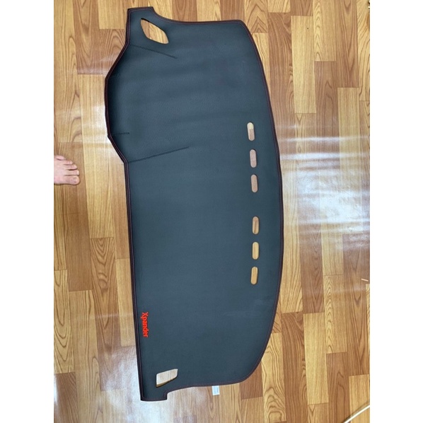 Thảm Taplo Mitsubishi Xpander 2022,2023 da vân carbon chống nóng, chống chói taplo xe