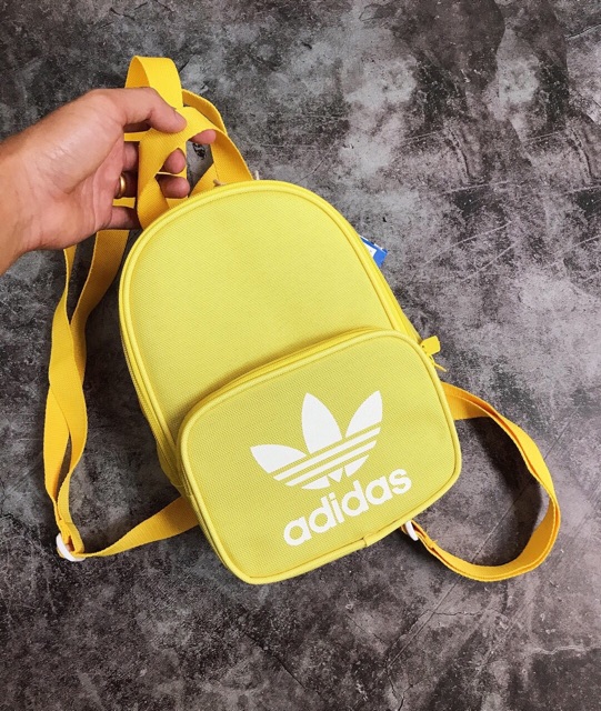 Balo adidas quai đeo