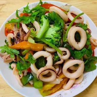 MỰC ỐNG SIZE TO 2-3 CON 1 KG