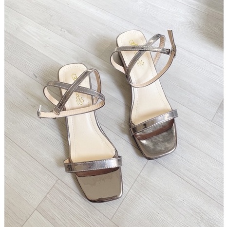 Sandal nữ da bóng gót vuông tag vàng 3cm phom dáng báic L54