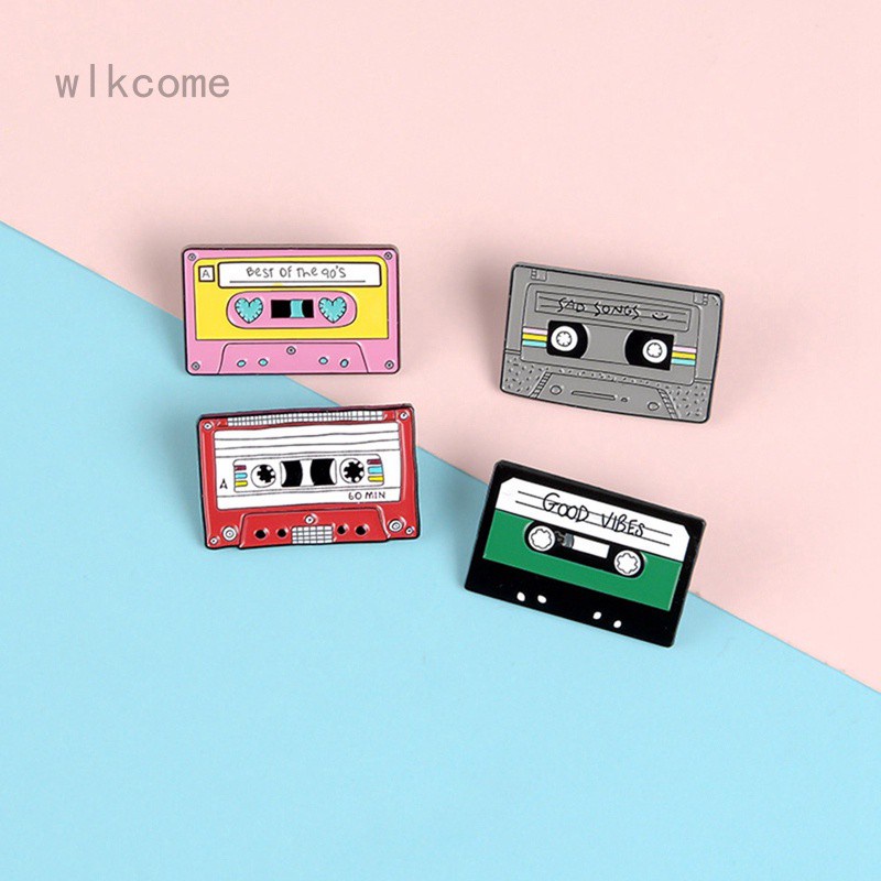 1 Trâm Cài Áo Hình Băng Cassette Màu Tím Sáng Tạo