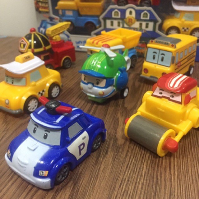 Đồ chơi bộ 8 Robocar Poli chạy trớn