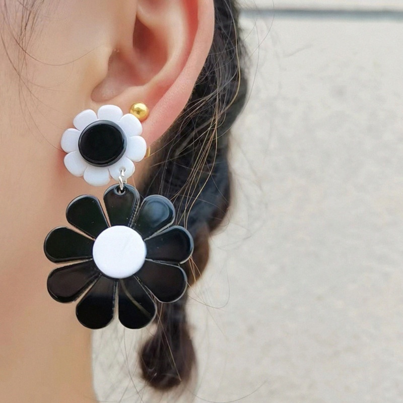 Bông Tai Acrylic Hình Hoa Cúc Trắng / Đen / Cam / Hồng KING 70s 80s Thời Trang 90s