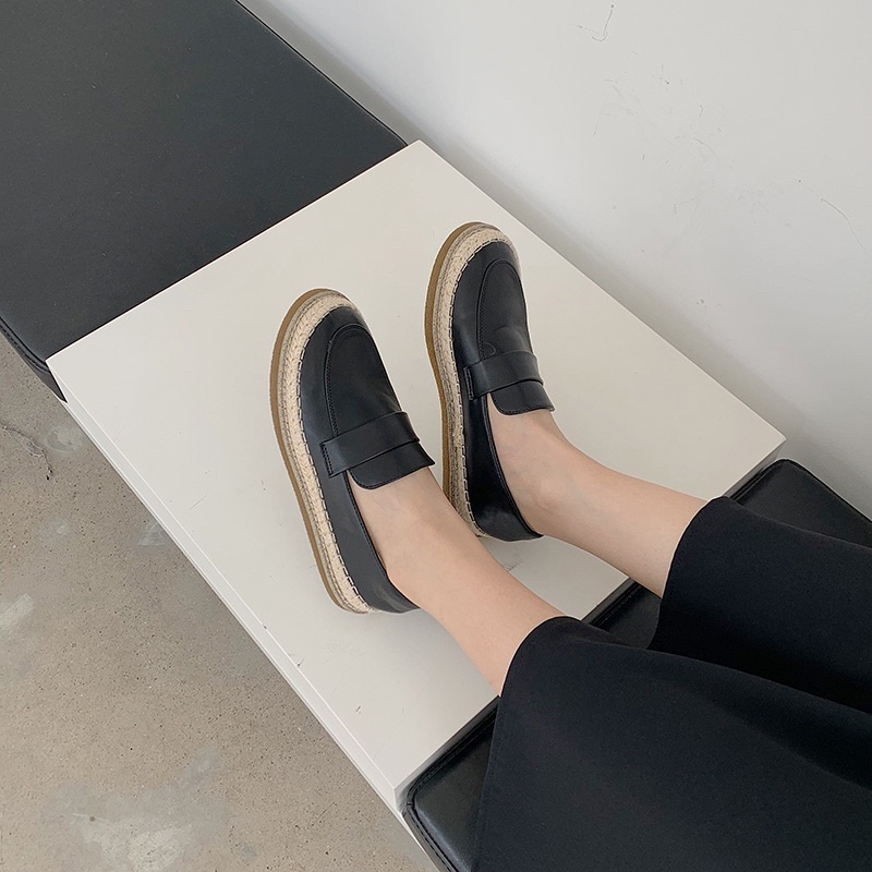 Giày lười đế bệt nữ CÓ SẴN slip on gót thấp đế cói 3cm form dáng basic da mềm màu trắng đen Calee Store - 58920