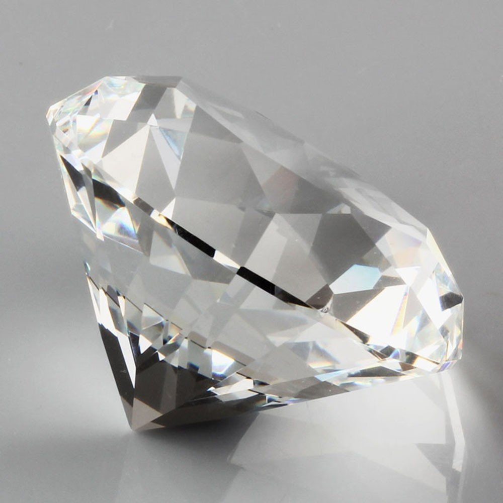 Chặn giấy hình viên kim cương độc đáo