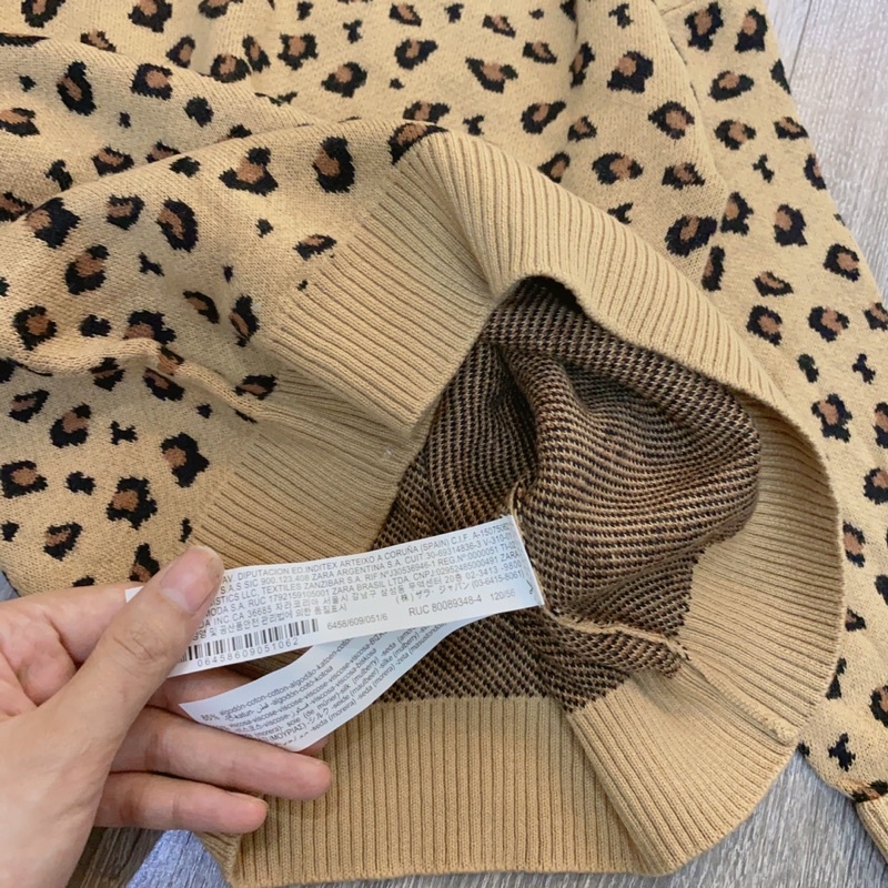 Áo len zara cho bé gái báo đốm xuất dư xịn