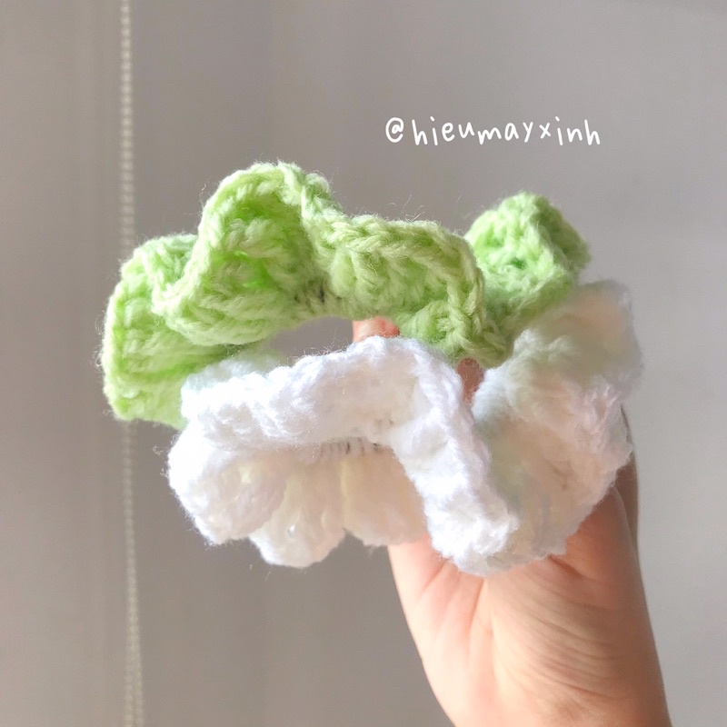 Scrunchies len móc gam màu nhẹ nhàng
