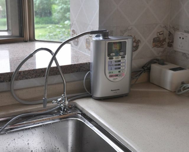Máy lọc nước điện giải ion kiềm Nhật Bản National TK 7208
