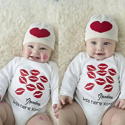 Bộ Áo Liền Quần Cotton Tay Dài In Hình Đôi Môi Dễ Thương Cho Bé Sơ Sinh