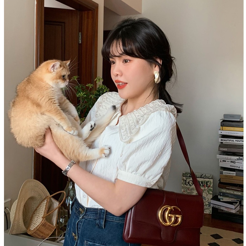 Áo Tay Ngắn Phối Ren Hoa Thiết Kế Hợp Thời Trang