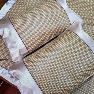 Chiếu mây MUJI điều hòa ( mặt sau là lụa có kèm 2 vỏ gối)