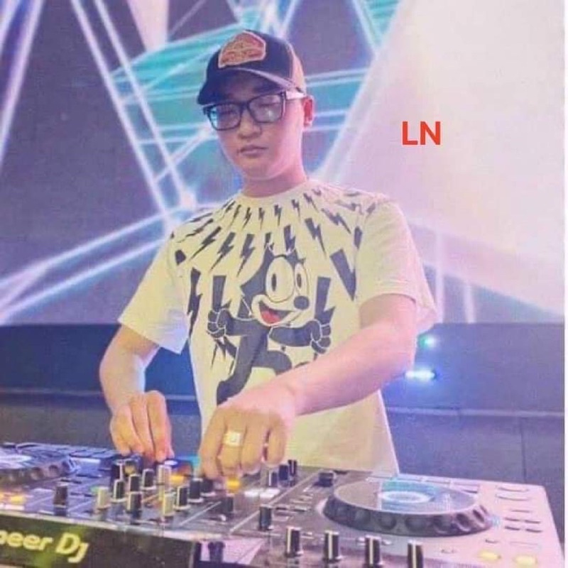 Áo phông vòng cổ thỏ LN12