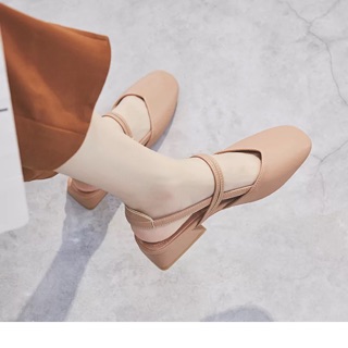 Giầy da mềm xăng đan gót vuông thấp 2cm. Mầu sắc trẻ trung y hình. Phong cách và nữ tính