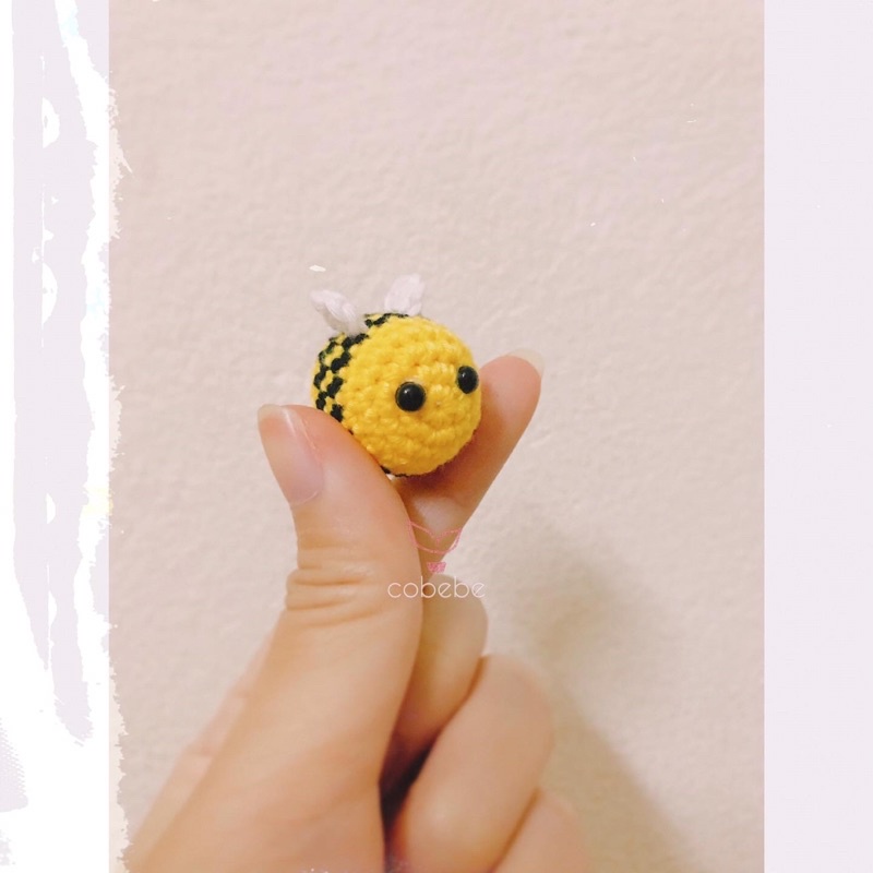 Móc khoá con ong handmade bằng len cute