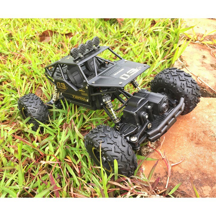 Xe Địa Hình 2 Cầu MAXIS 03 Pin mạnh 2000mAh  Vỏ Thép siêu bền BẢO HÀNH 30 ngày, size 1:18