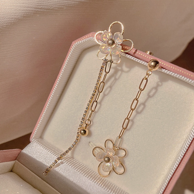 Khuyên Tai Nữ Trang Dáng Dài Tạo Hình Độc Đáo