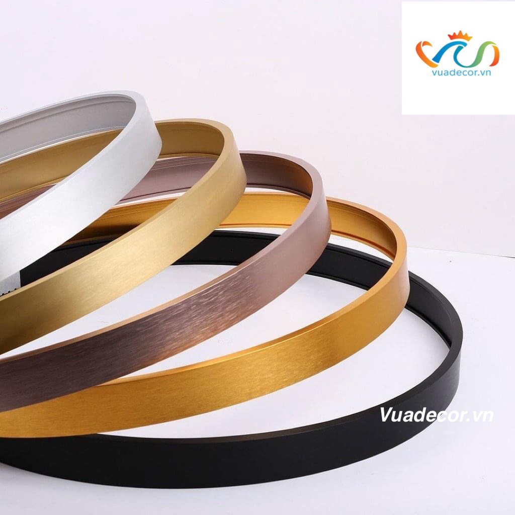 Gương tròn toàn thân nhà tắm bàn trang điểm khung nhôm mạ có led cảm ứng cao cấp VUADECOR