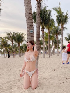 Set bikini ren đính đá 2 mảnh