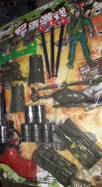 Sét mô hình lính và các phụ kiện đi kèm bằng nhựa