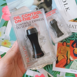 Cây lăn hút dầu Revlon - đủ bill