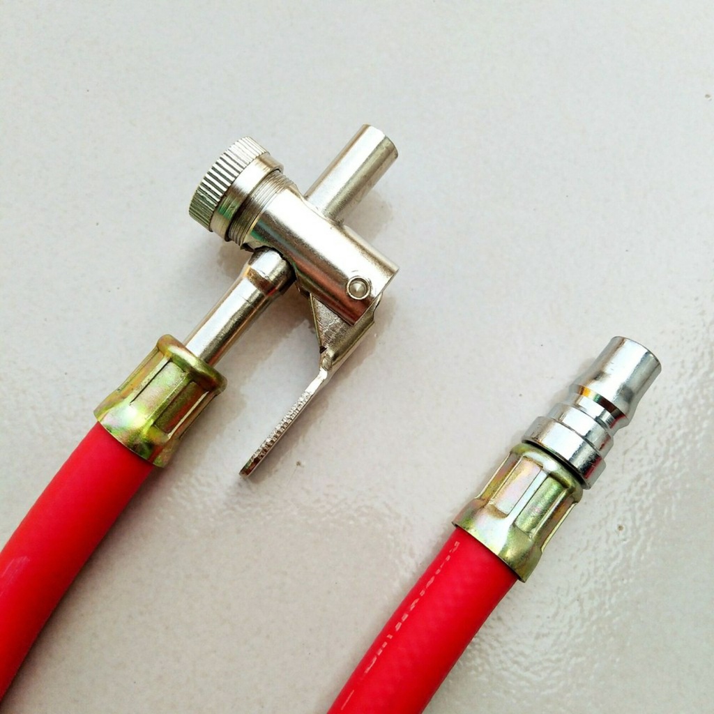 Dụng cụ hút hơi chân không trong săm xe ô tô