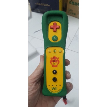 Tay Wii remote Plus Mario, Luigi, Peach, Bowser, Toss, Yoshi, Zelda bản giới hạn