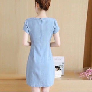 Đầm jean body thêu hoa