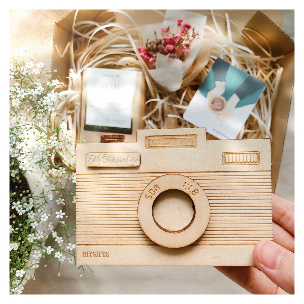 SET QUÀ NẾN THƠM, HỘP BÚT GỖ KHẮC TÊN VÀ HOA BI