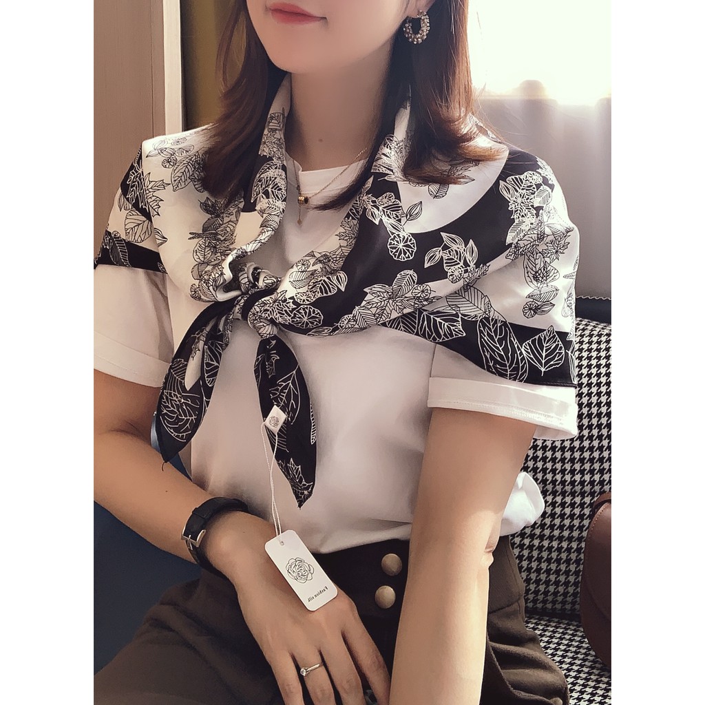 Khăn Choàng Lụa Hình Vuông