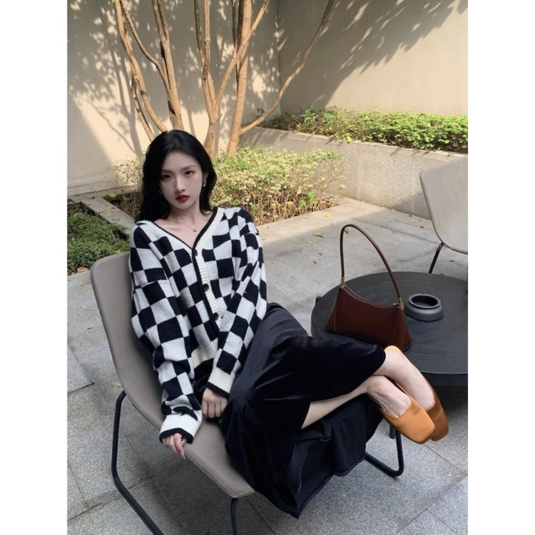 Áo khoác cardigan cổ chữ V form rộng họa tiết kẻ caro dễ phối đồ thời trang Hàn Quốc