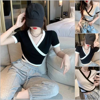 Áo thun croptop vạt chéo xinh xắn