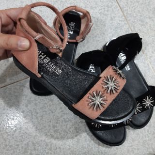 Sandal bé gái