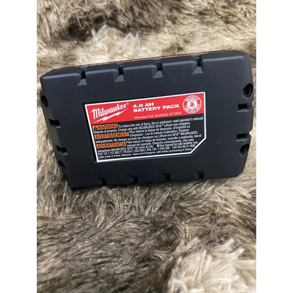 Pin Milwaukee 18V 4AH cell 21700 nhận sạc zin có Led báo pin. BN.