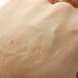 Kem Tẩy Tế Bào Chết Essance