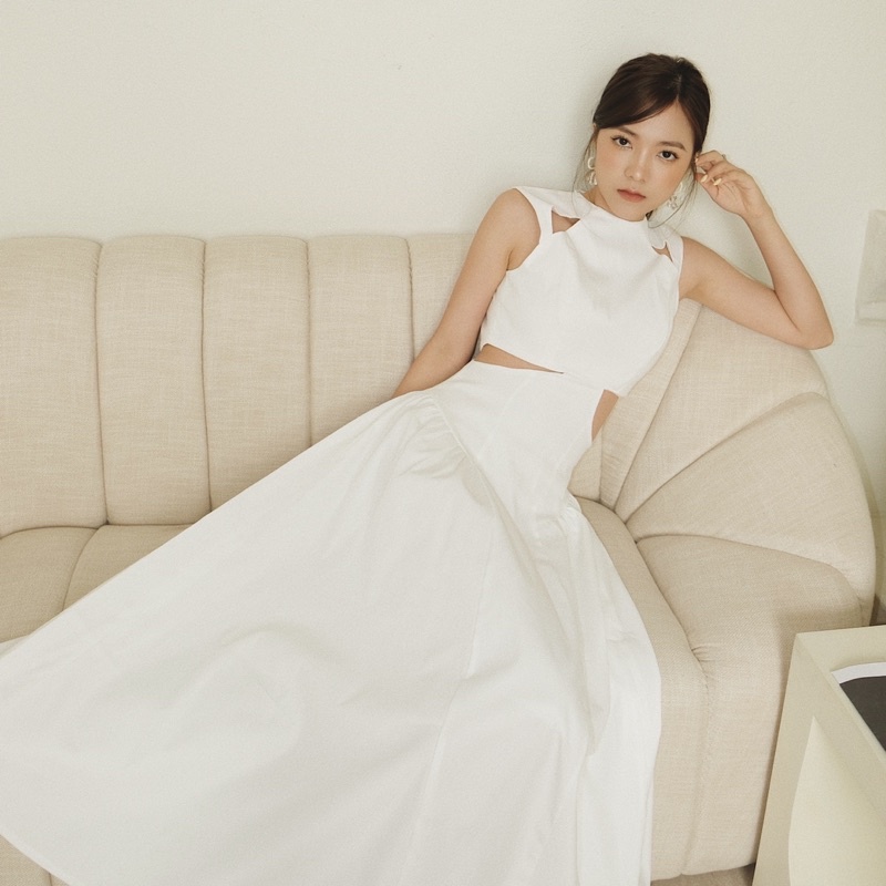 Đầm dài LAMUSE khoét eo bồng xòe (Luna Dress) | BigBuy360 - bigbuy360.vn