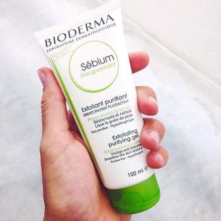 Tẩy da chết bioderma
