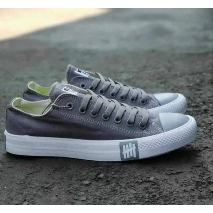 CONVERSE Giày thể thao nam 2 ngôi sao UNDEFEATED CHUCK TAYLOR CT