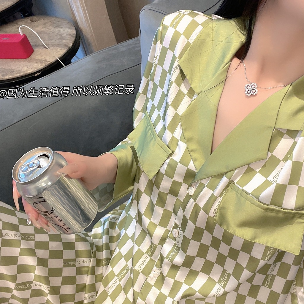 Bộ Đồ Ngủ Dài Tay Vải Lụa Satin Cao Cấp In Họa Tiết Kẻ Ô Chất Lượng Cao Cho Nữ