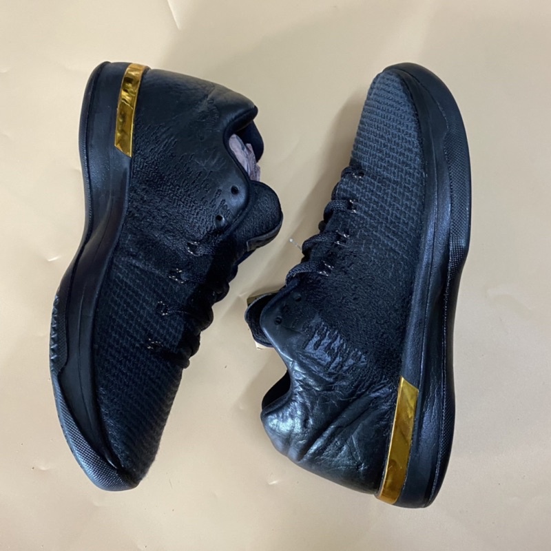 Giày chính hãng đã qua sử dụng