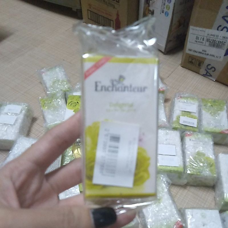 nước hoa bỏ túi Enchanteur 4,5ml