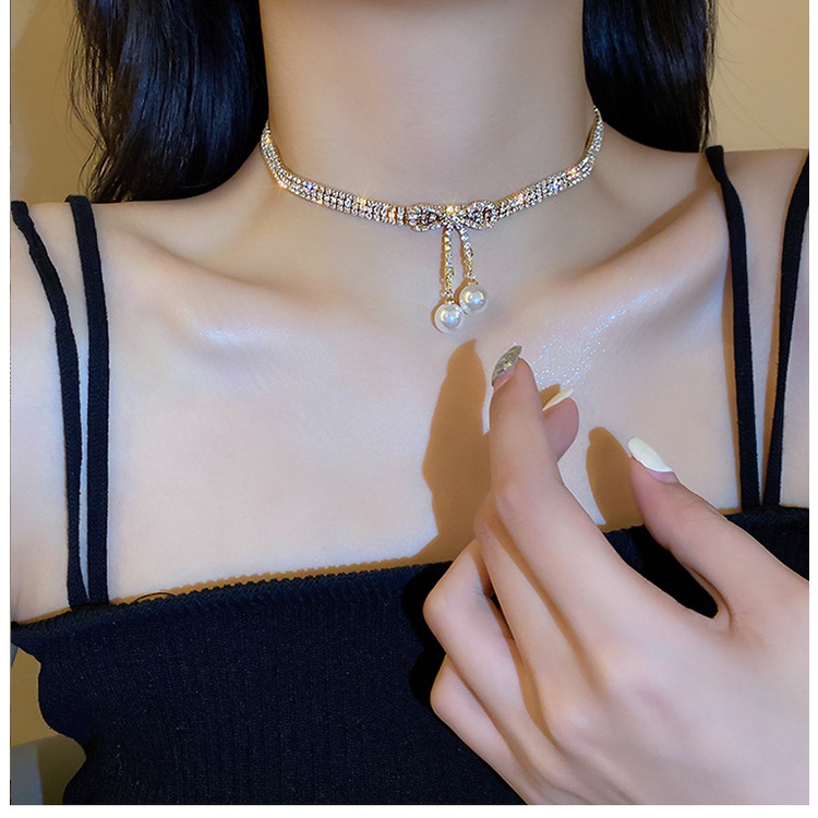 Vòng cổ Đính Đá Ngọc Trai Và Nơ Phong Cách Thời Trang Sang Trọng 2022