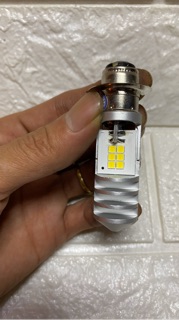 đèn led chân M5 cho xe máy đời cũ ( clip tự quay bằng choá dream )