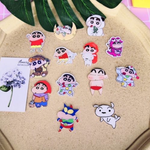 Ghim Cài Áo Hình Cậu Bé Bút Chì Shin-Chan Dễ Thương Sáng Tạo
